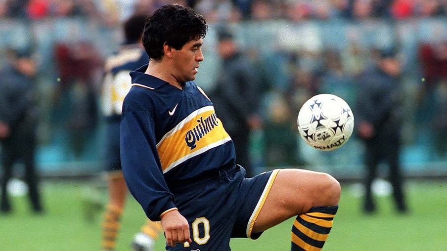 Imagem mostra jogador Diego Maradona