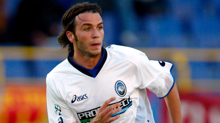 Imagem mostra o jogador Pazzini Atalanta