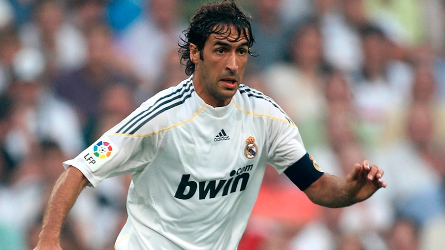 Imagem mostra jogador Raul Gonzalez