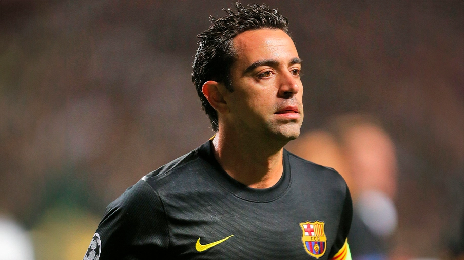 Imagem mostra jogador Xavi Hernandez