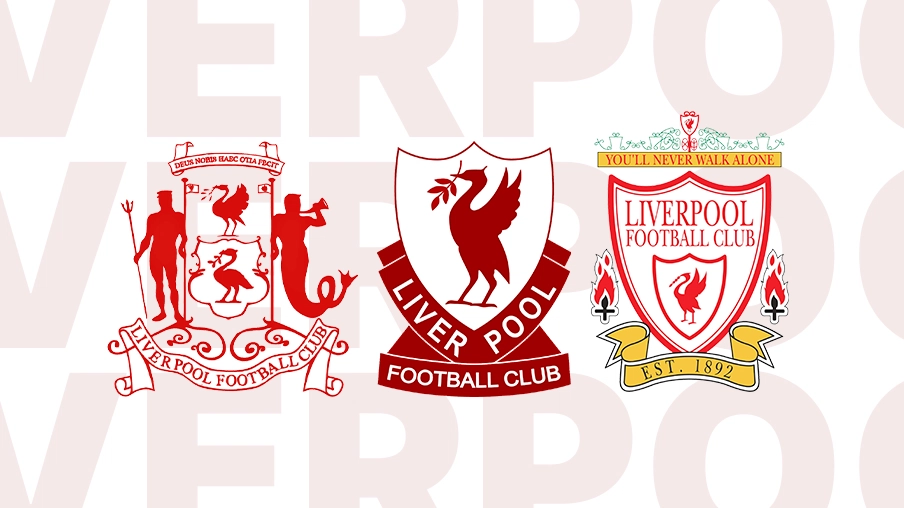 Imagem mostra três escudos históricos do Liverpool