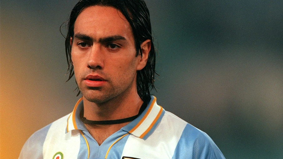 Imagem mostra jogador Alessandro Nesta