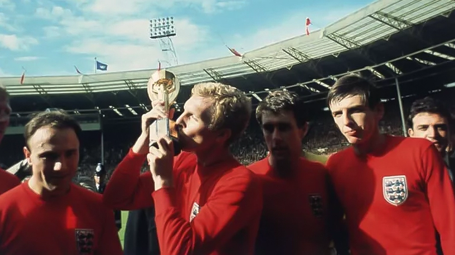 Imagem mostra jogador Bobby Moore