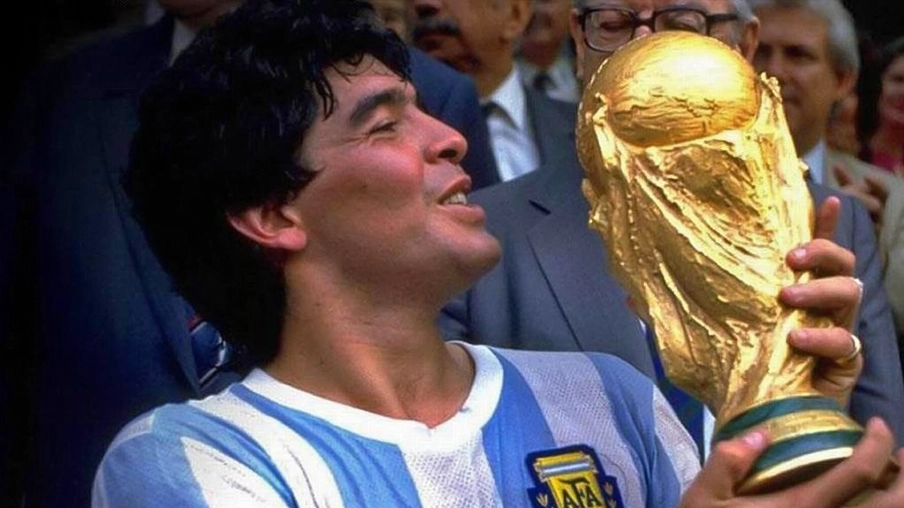 Imagem mostra o jogador Diego Maradona