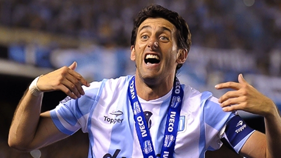 Imagem mostra jogador Diego Milito