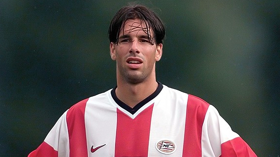 Imagem mostra jogador Ruud van Nistelrooy