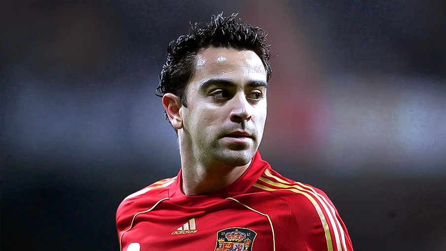 Imagem mostra jogador Xavi Hernandez