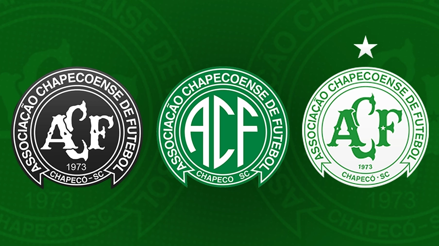 Imagem mostra escudos históricos do Chapecoense