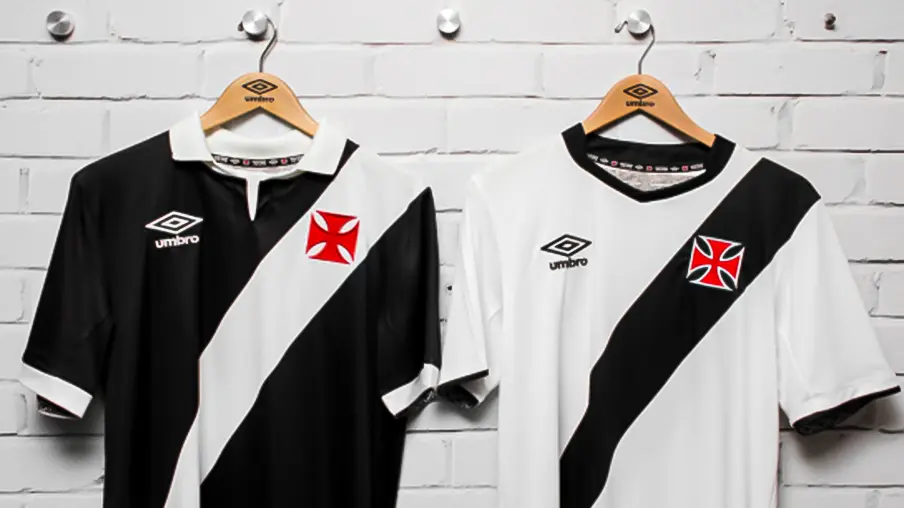 Imagem mostra uniformes históricos do Vasco